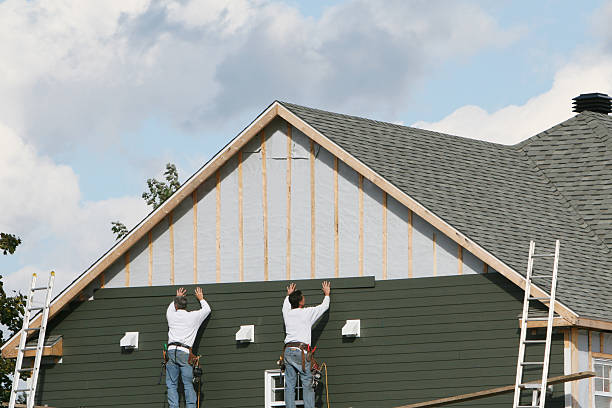 Professional Siding Installation technician working in Grasonville, MD